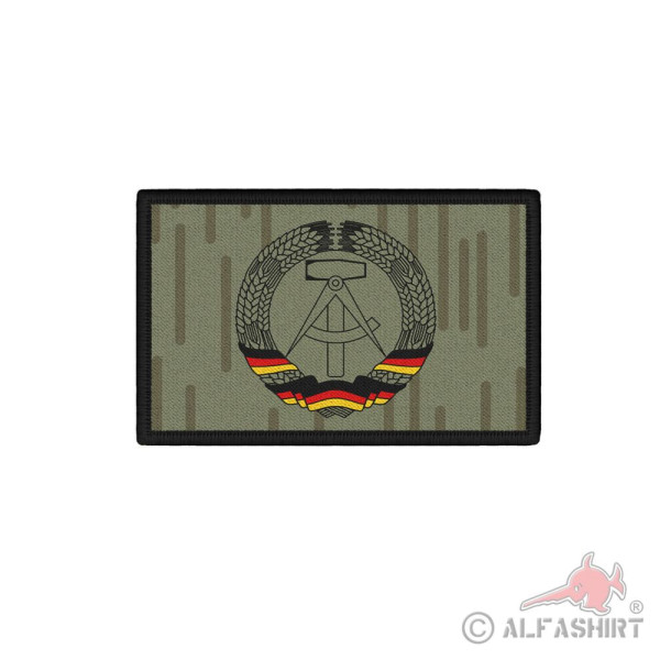 Patch 7,5x4,5cm DDR NVA Flagge Strichtarn Hammer Zirkel #41405